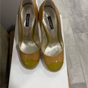 D&G Women's Gold and Green Heels
